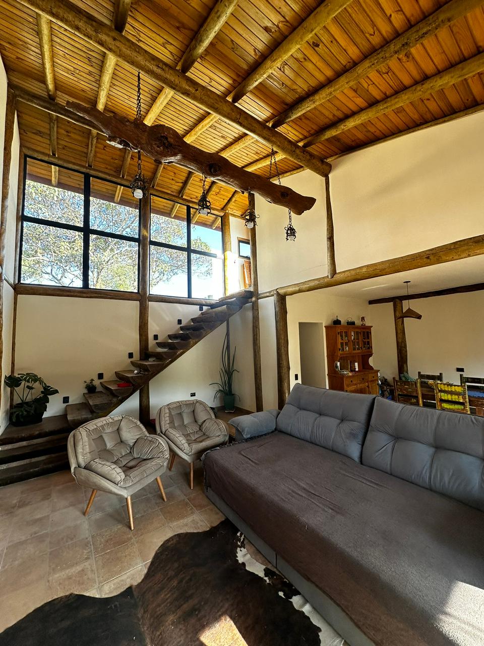 Casa em estrutura de eucalipto tratado